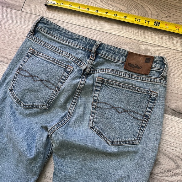 Flared Jeans - Picture 9 of 10